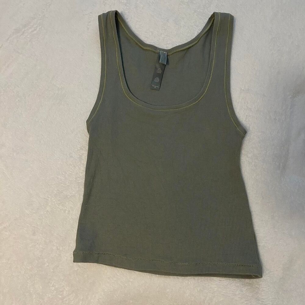 skims tank top - Picture 2 of 2